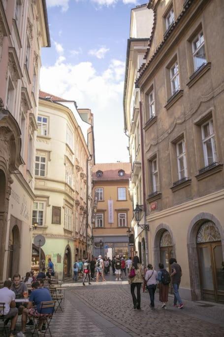 King Charles Apartment Praag Buitenkant foto